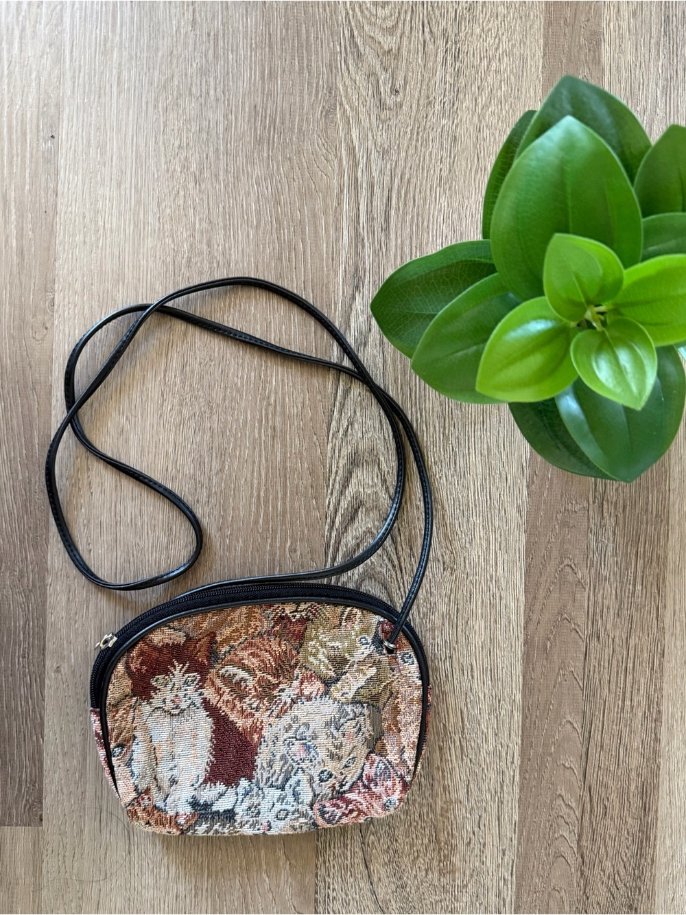 Vintag Cat Tapestry Crossbody Bag